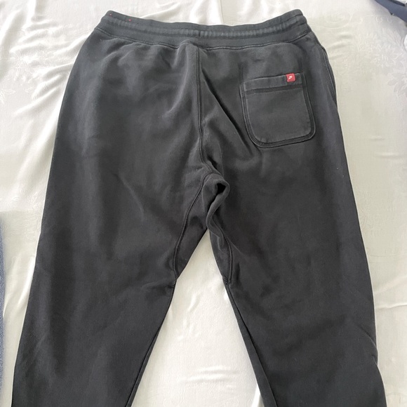 Men’s Large Nike Sweatpants Joggers - Picture 3 of 3